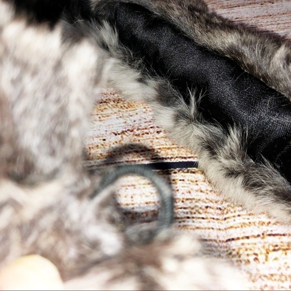 Vintage Faux Fur Choker Collar with Pom Poms - Picture 7 of 7